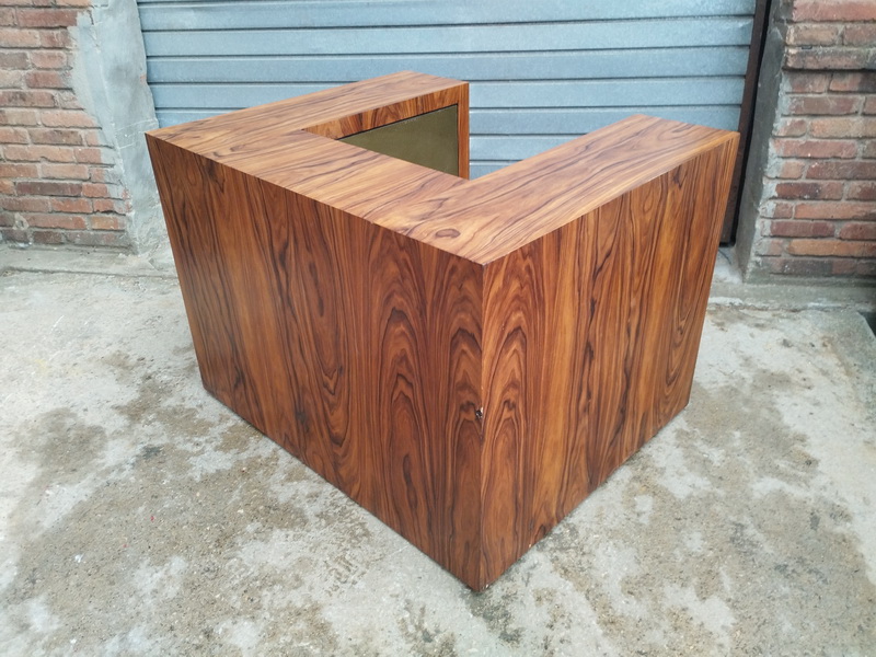 sillon trono madera 75x107x87 1u